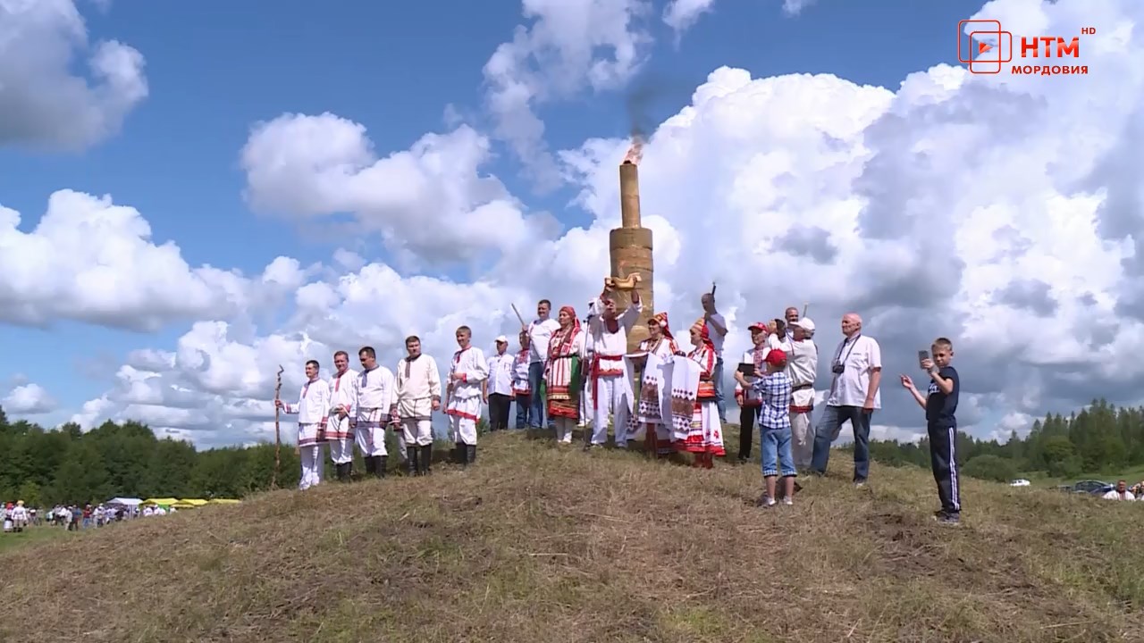 НТМ» — Народное телевидение Мордовии В Большеигнатовском селе Чукалы  состоялся праздник эрзян «Раськень озкс», или «Родовое моление»