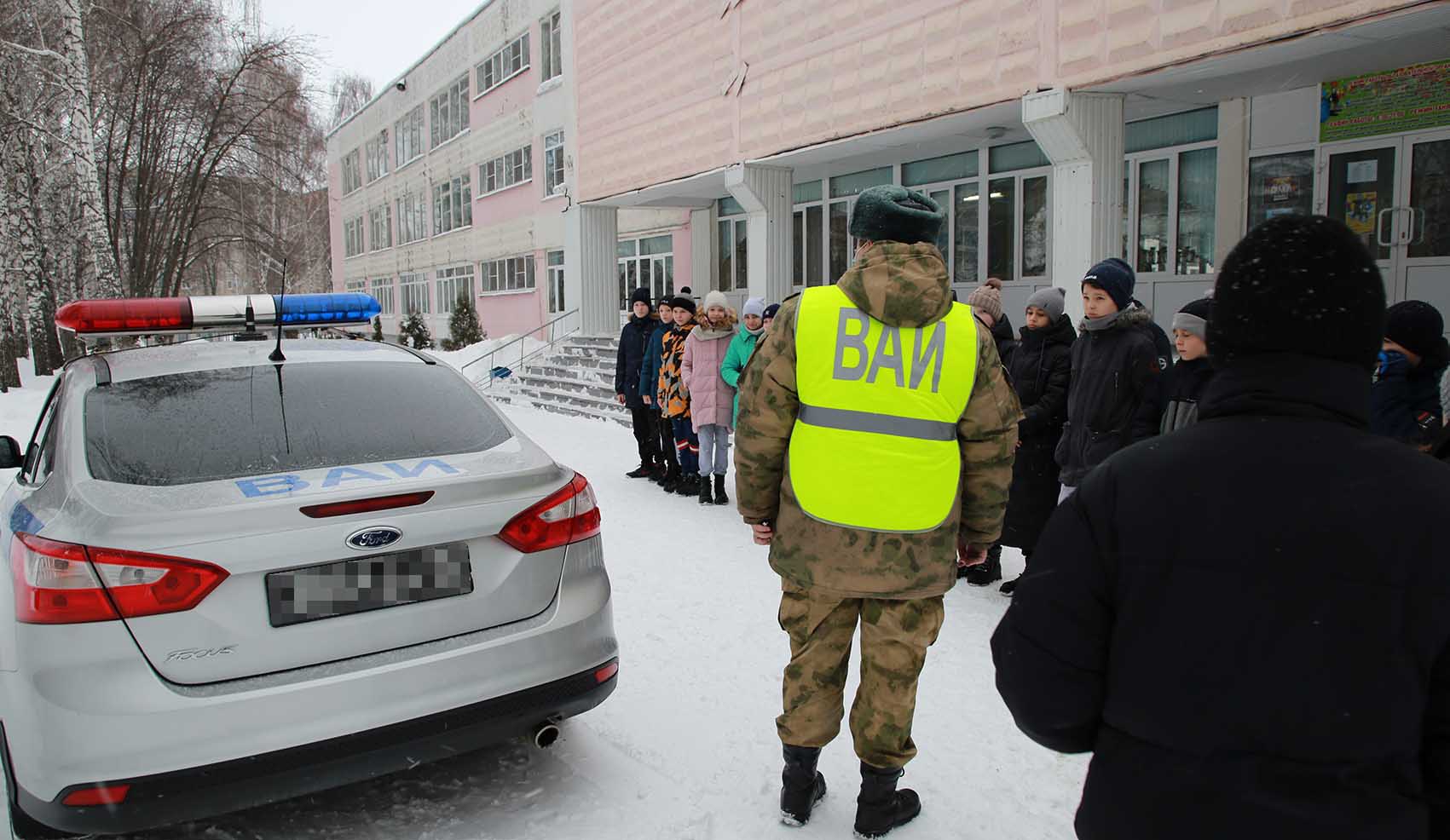 НТМ» — Народное телевидение Мордовии В день военной автомобильной инспекции  школьников познакомили со спецификой работы подразделения Росгвардии