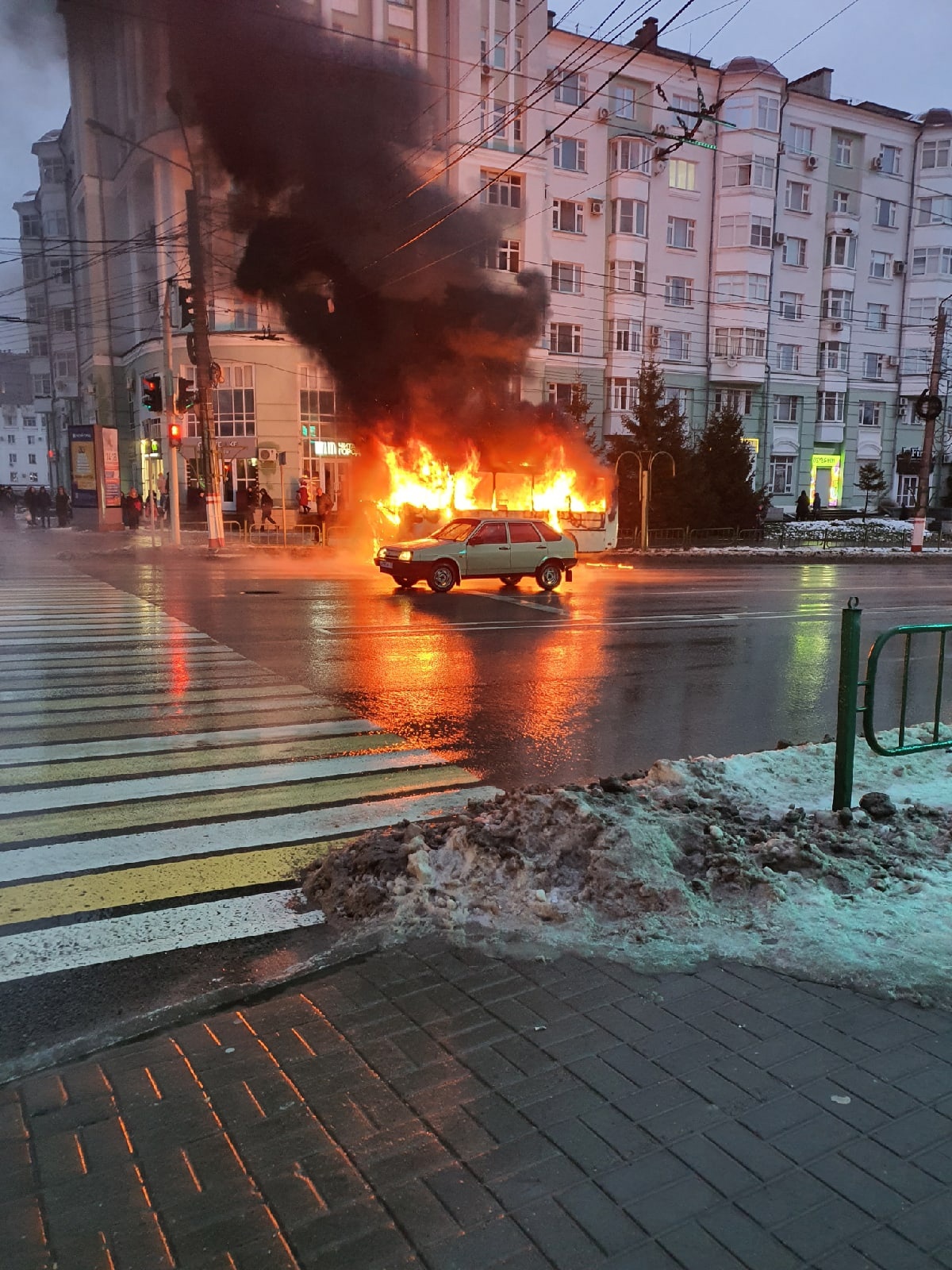 НТМ» — Народное телевидение Мордовии Утром 23 ноября в центре Саранска  сгорел пассажирский автобус